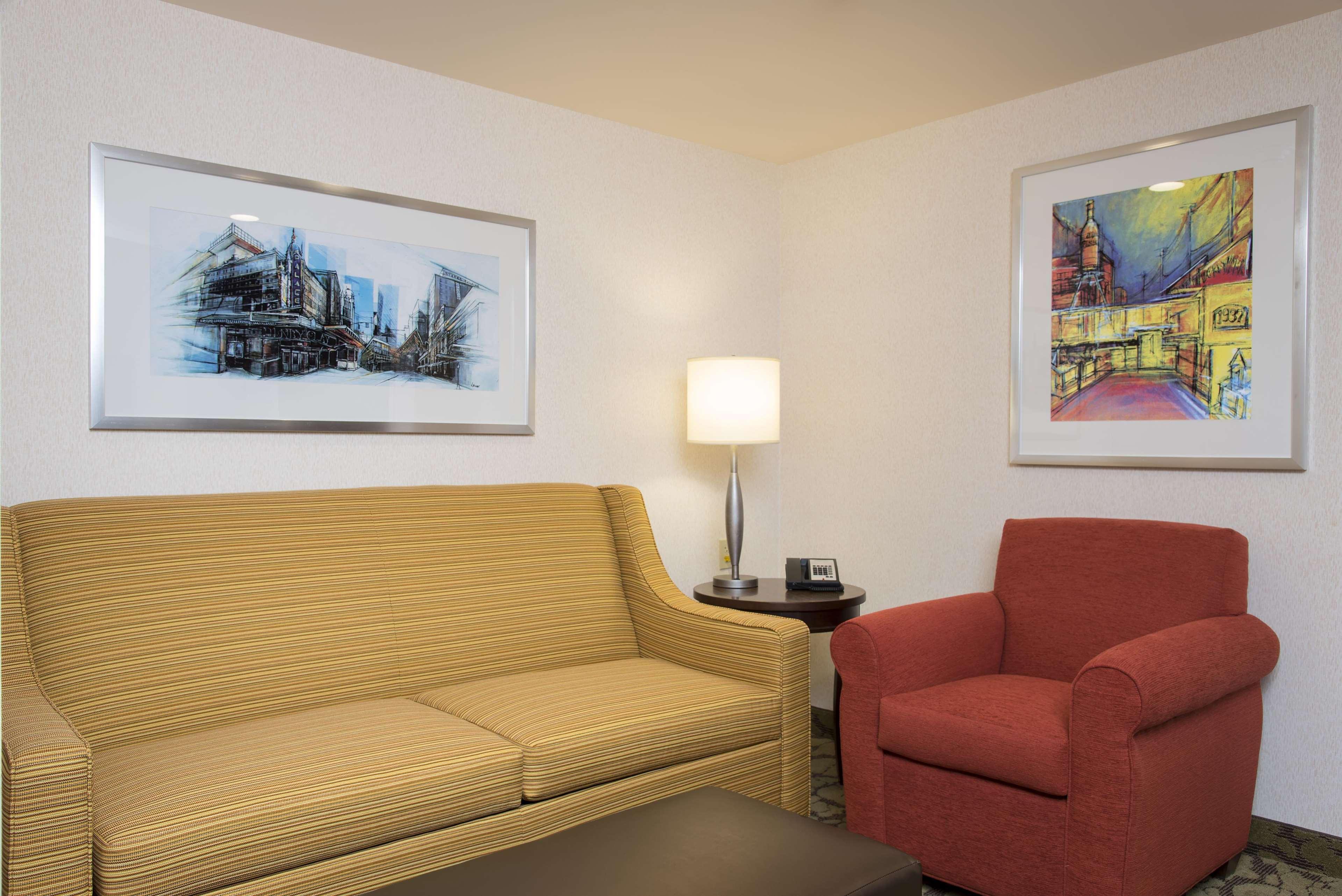 Hilton Garden Inn Louisville Downtown Eksteriør bilde