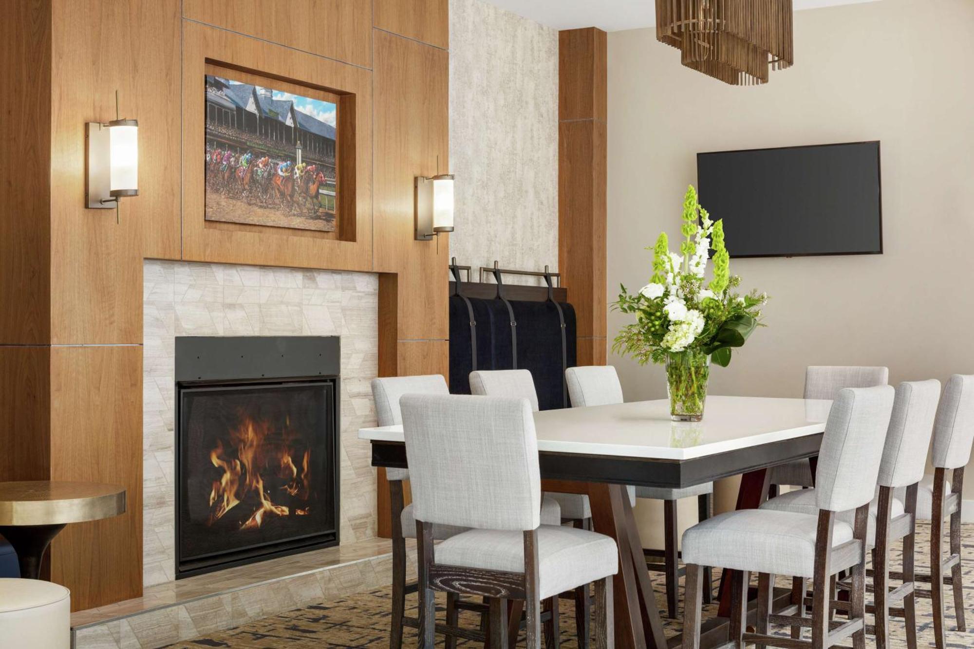 Hilton Garden Inn Louisville Downtown Eksteriør bilde