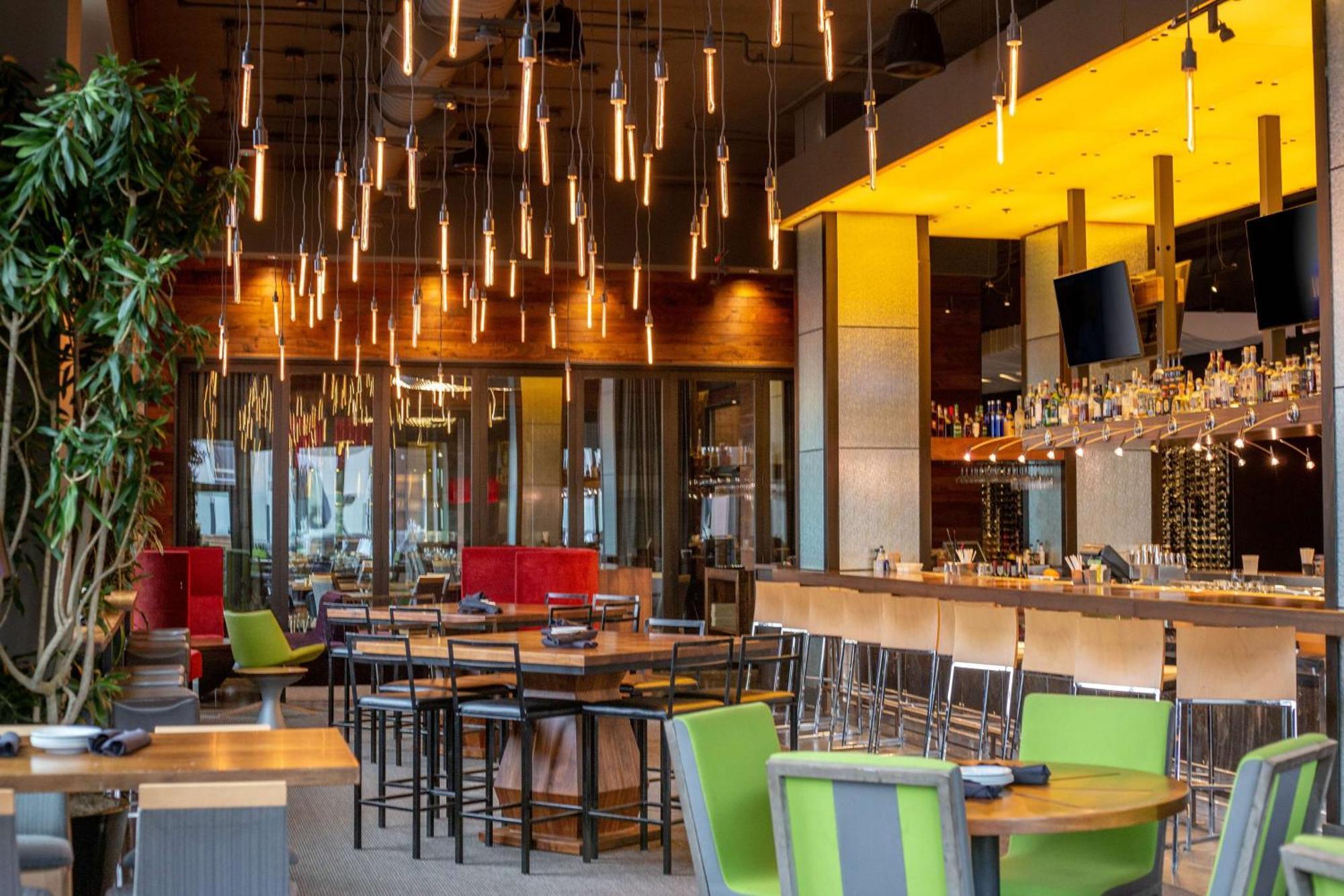 Hilton Garden Inn Louisville Downtown Eksteriør bilde