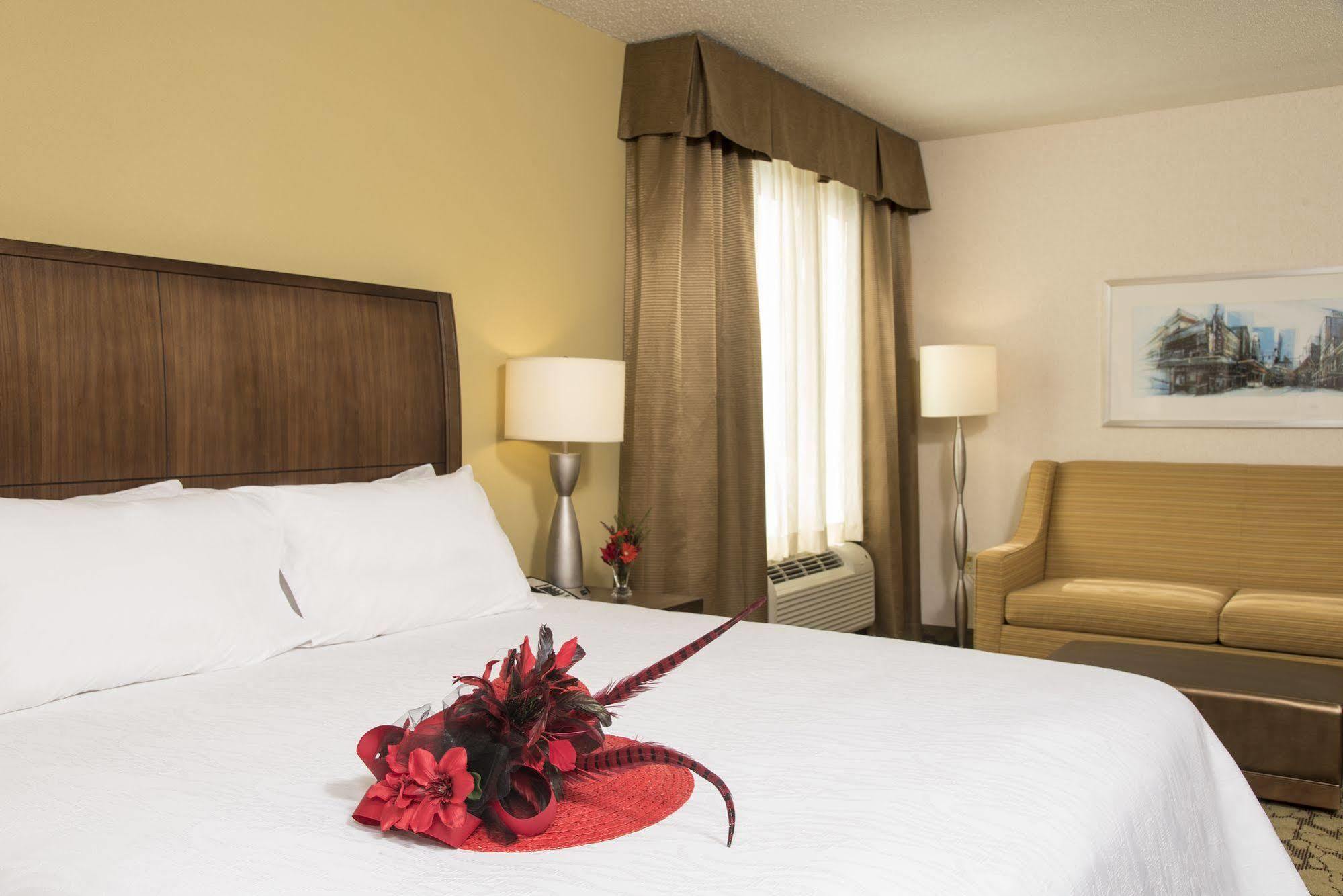 Hilton Garden Inn Louisville Downtown Eksteriør bilde